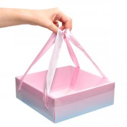 Коробка с ручками из ленты 21*21*7 см Розово-Голубая (фото 1 из 4)