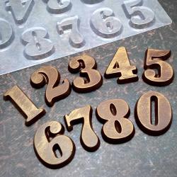 Цифры 4,8 см молд для шоколада и мастики пластик (фото 1 из 3)