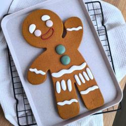 Пряничный человечек вырубка для пряников 28 cм (3D) Пряничный человечек вырубка для пряников 28 cм (3D)