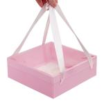 Коробка з ручками зі стрічки 21*21*7 см Рожева
