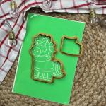 Конячка та светр вирубка з трафаретом 11*9,2 см (TR-2)