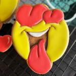 Закоханий смайлик вирубка з трафаретом 12*10 см (TR-2)